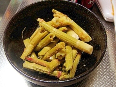 春の野草☆イタドリ（スカンポ）の胡麻和え